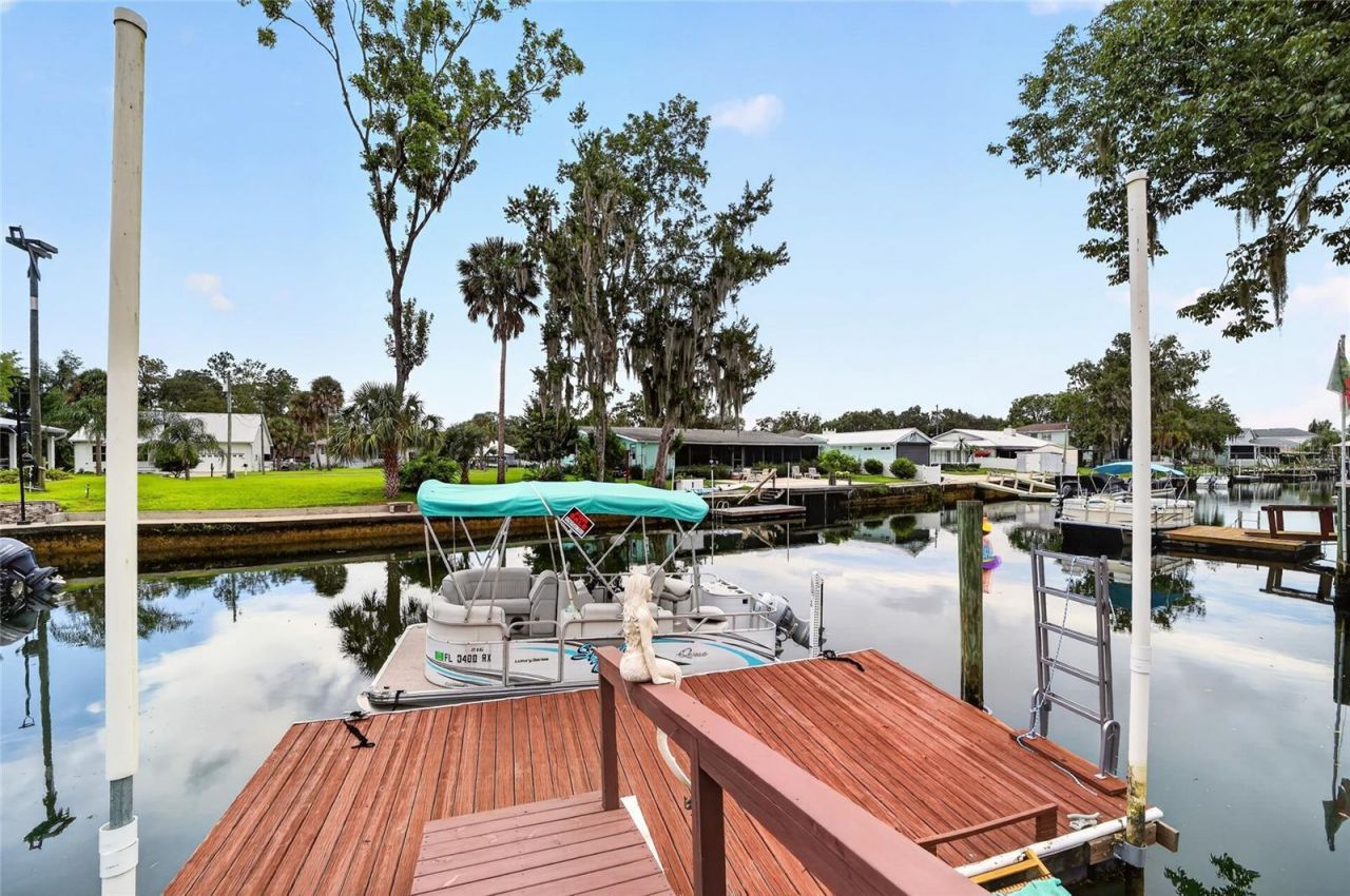 1424 SE 5th Avenue, Crystal River, FL 34429 Photo