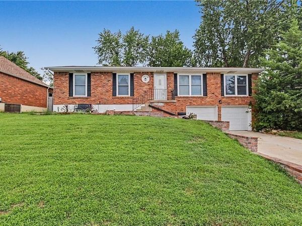 16114 E 41st Street, Independence, MO 64055