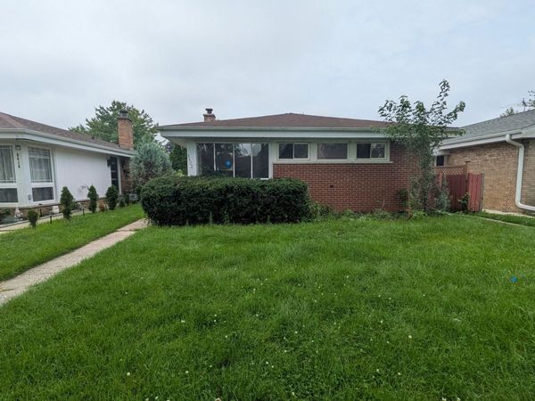 8422 Harding Avenue , Skokie, IL 60076