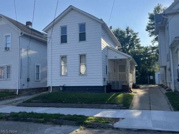 382 Kling Street , Akron, OH 44311