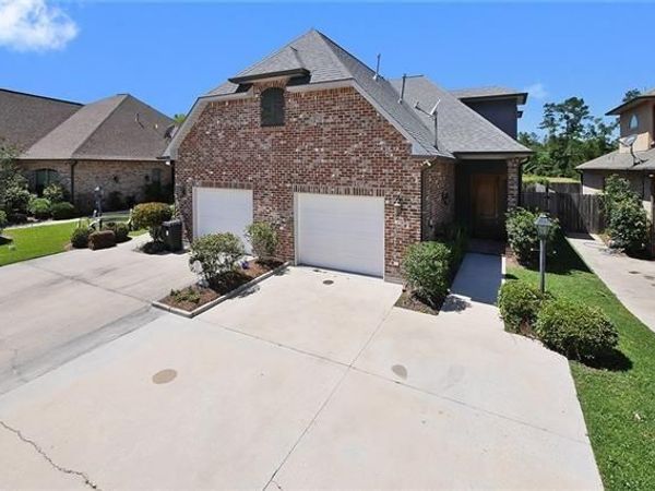 829 DECATUR Street , Ponchatoula, LA 70454
