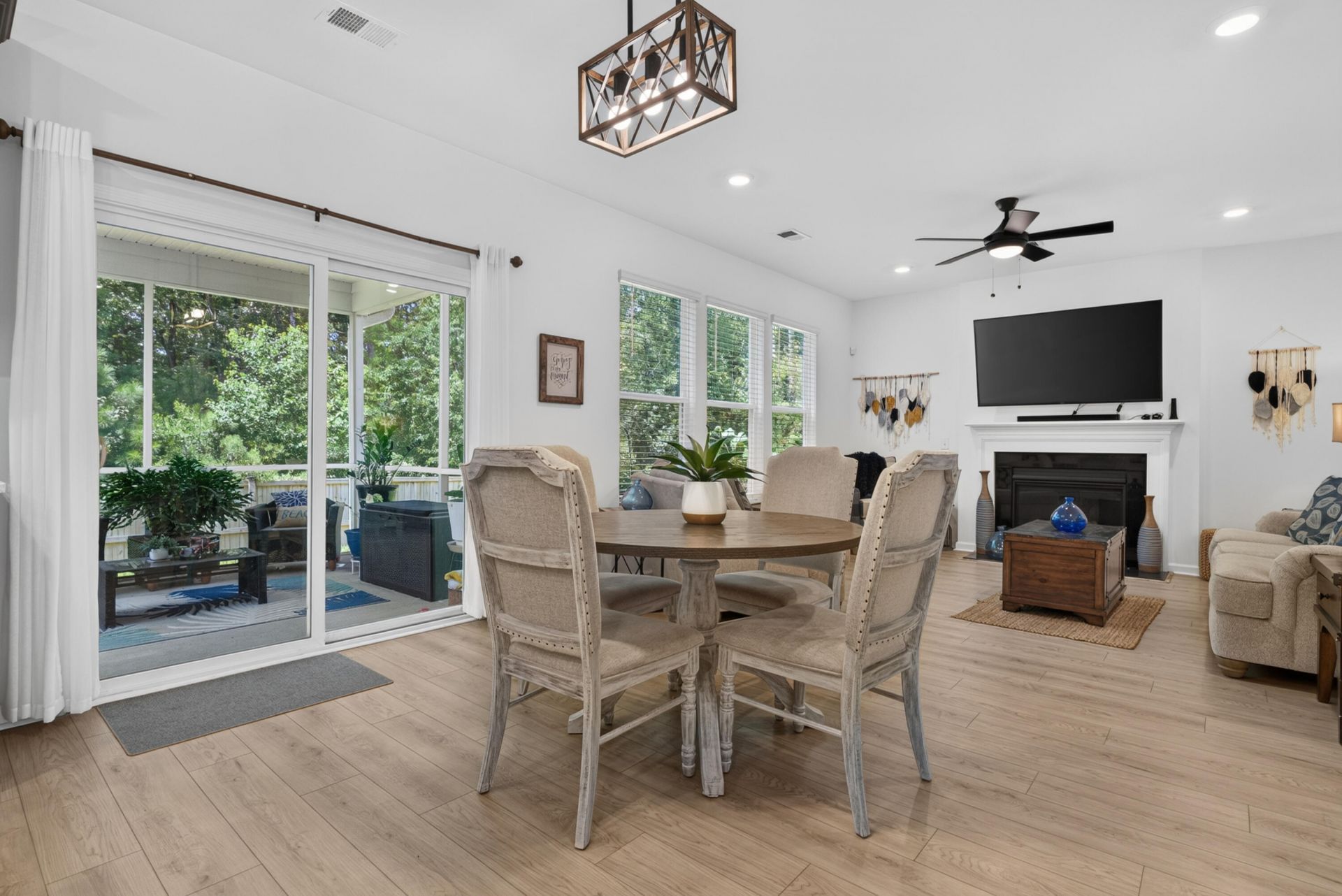 8805 Citronella Way Photo 4