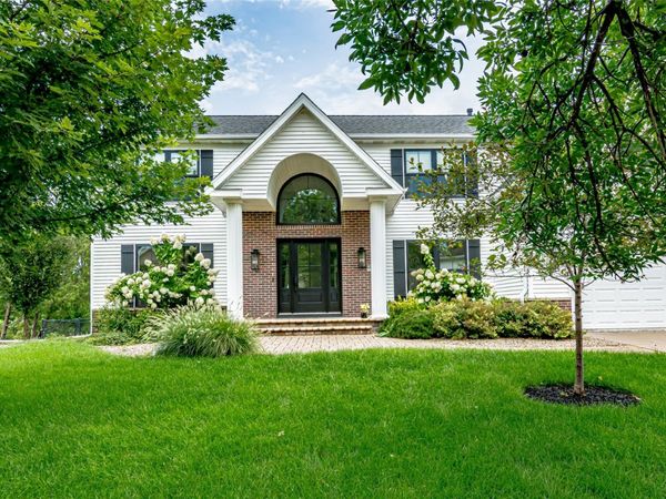 6949 Bowman Lane, Cedar Rapids, IA 52402