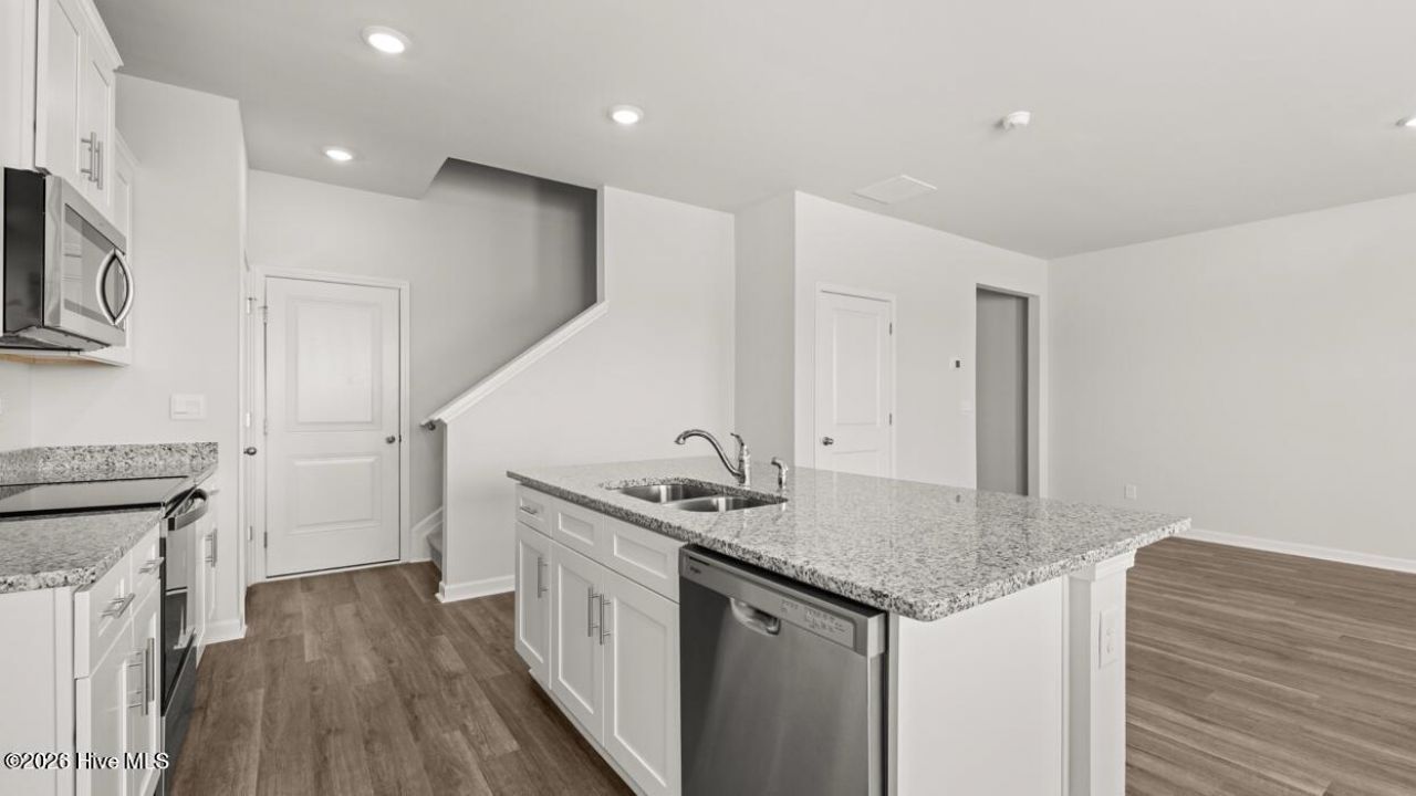 7054 Onyx Row Photo 9
