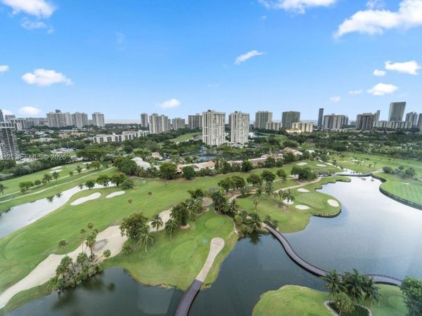 20379 W Country Club Dr, Unit 2433, Aventura, FL 33180