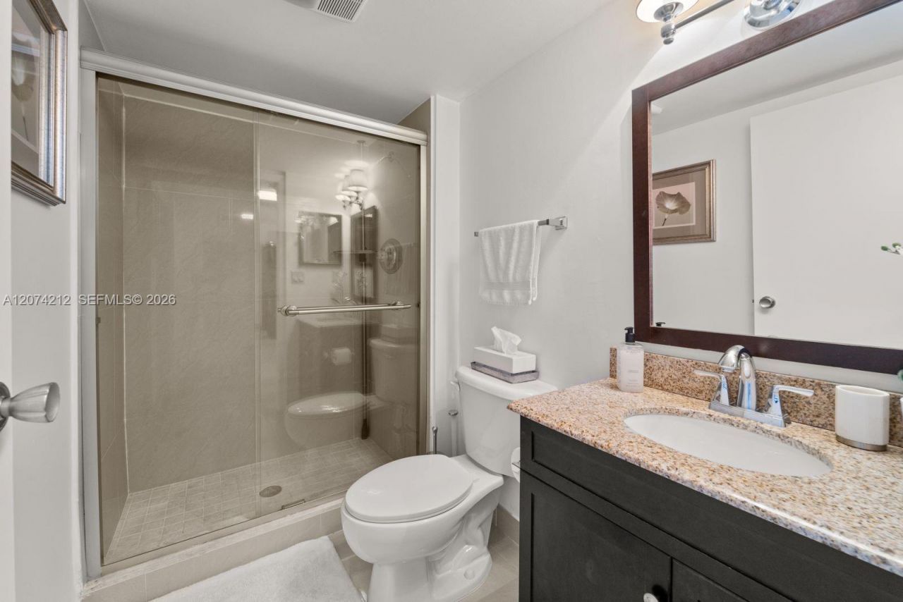 20379 W Country Club Dr , Unit 2433, Aventura, FL 33180 Photo