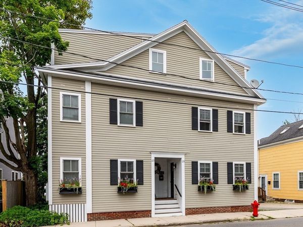 123-125 Water St, Unit 123, Newburyport, MA 01950