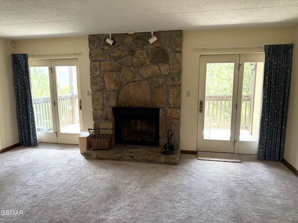 1050 Ski View Drive, Gatlinburg, TN 37738
