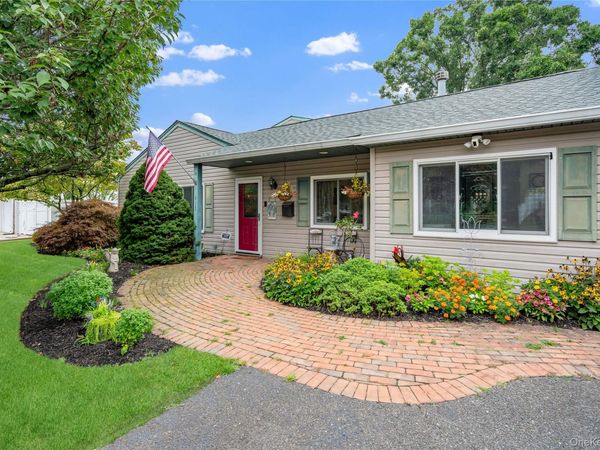 411 8th Street , Bohemia, NY 11716