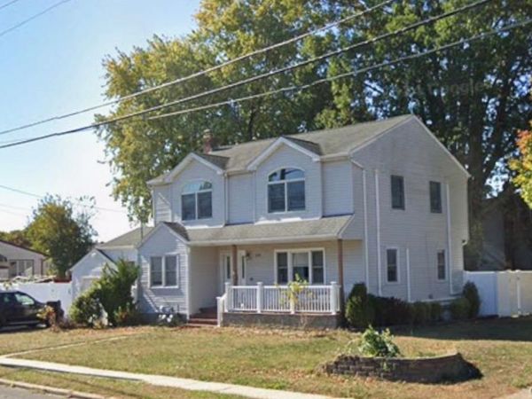 574 Rudwick Place , East Meadow, NY 11554