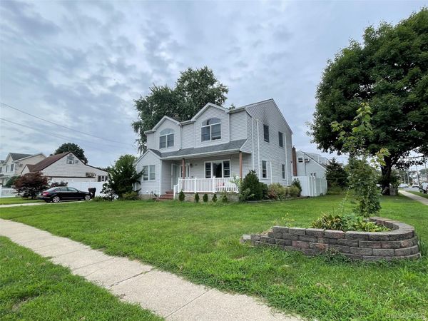 574 Rudwick Place, East Meadow, NY 11554