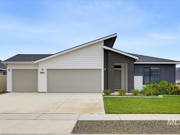 7669 E Flyway St, Nampa, ID 83687