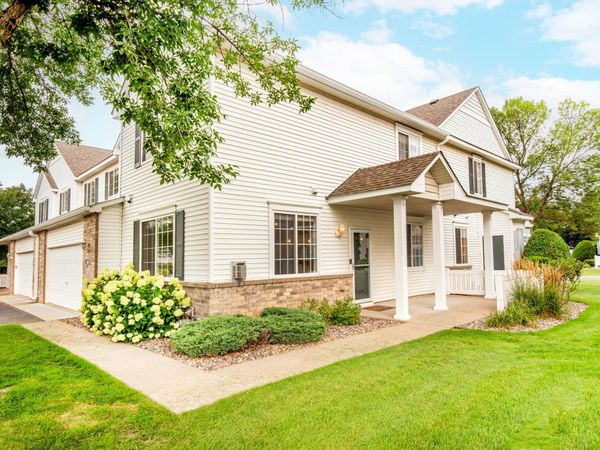 11011 Oak Grove Circle, Unit B, Woodbury, MN 55129