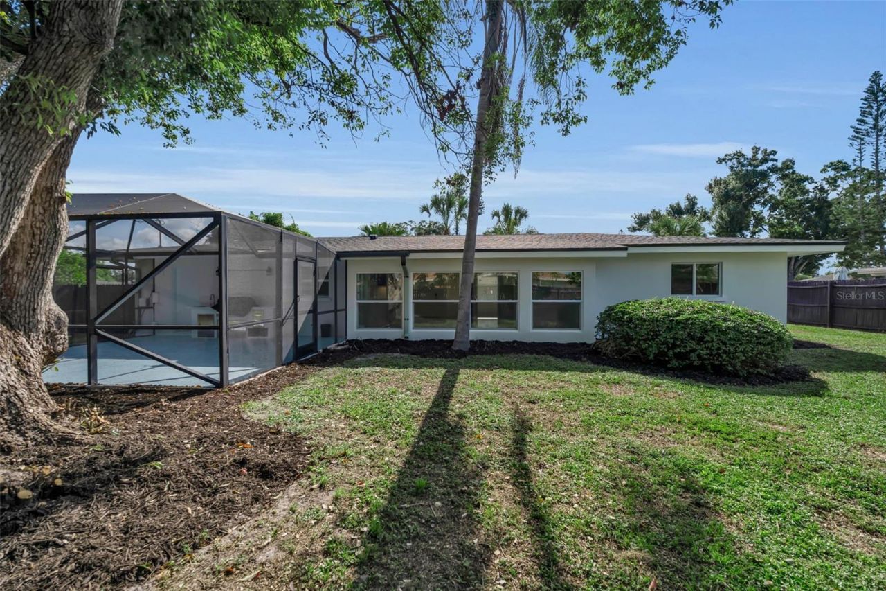 2769 Wisteria Place , Sarasota, FL 34239 Photo