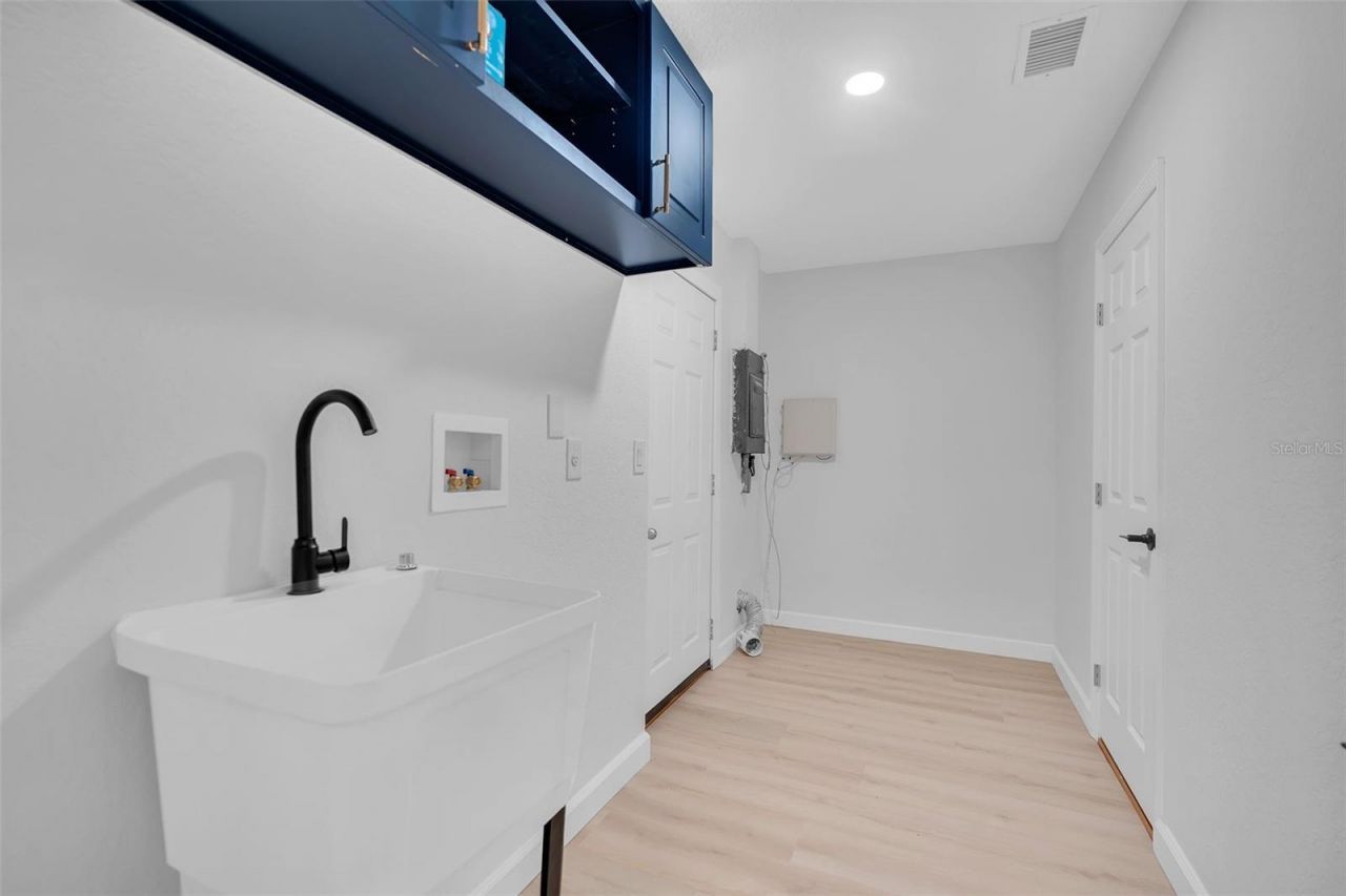 2769 Wisteria Place , Sarasota, FL 34239 Photo