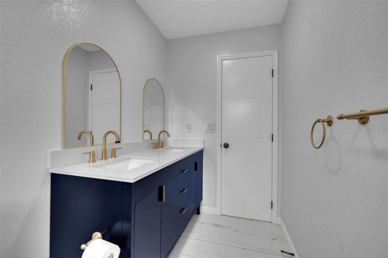 2769 Wisteria Place , Sarasota, FL 34239 Photo