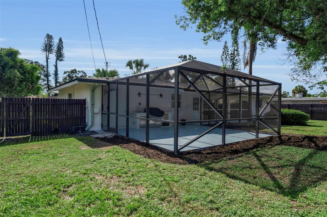2769 Wisteria Place , Sarasota, FL 34239 Photo