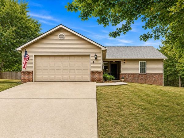 7 Blythe Circle, Bella Vista, AR 72714