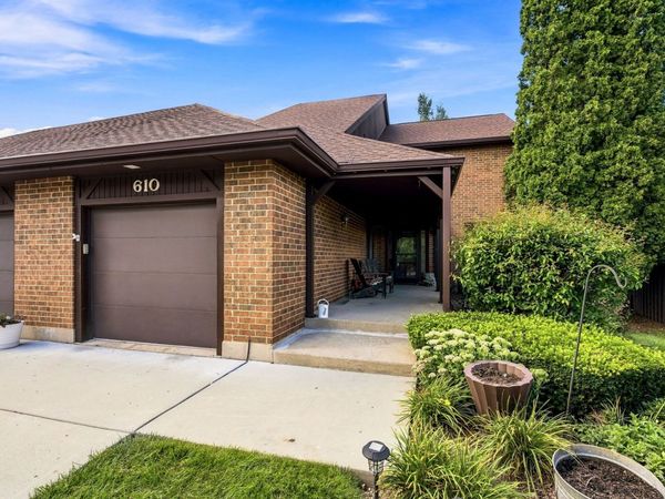 610 Cress Creek Lane , Crystal Lake, IL 60014