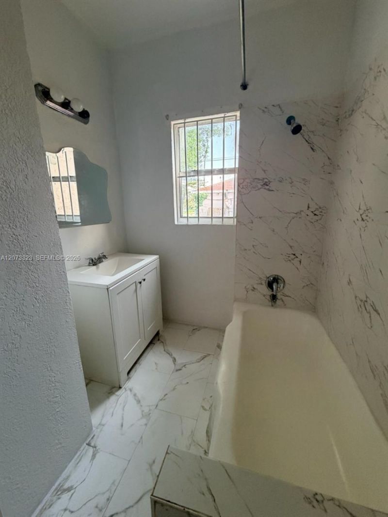 786 NW 75th St , Unit F, Miami, FL 33150 Photo