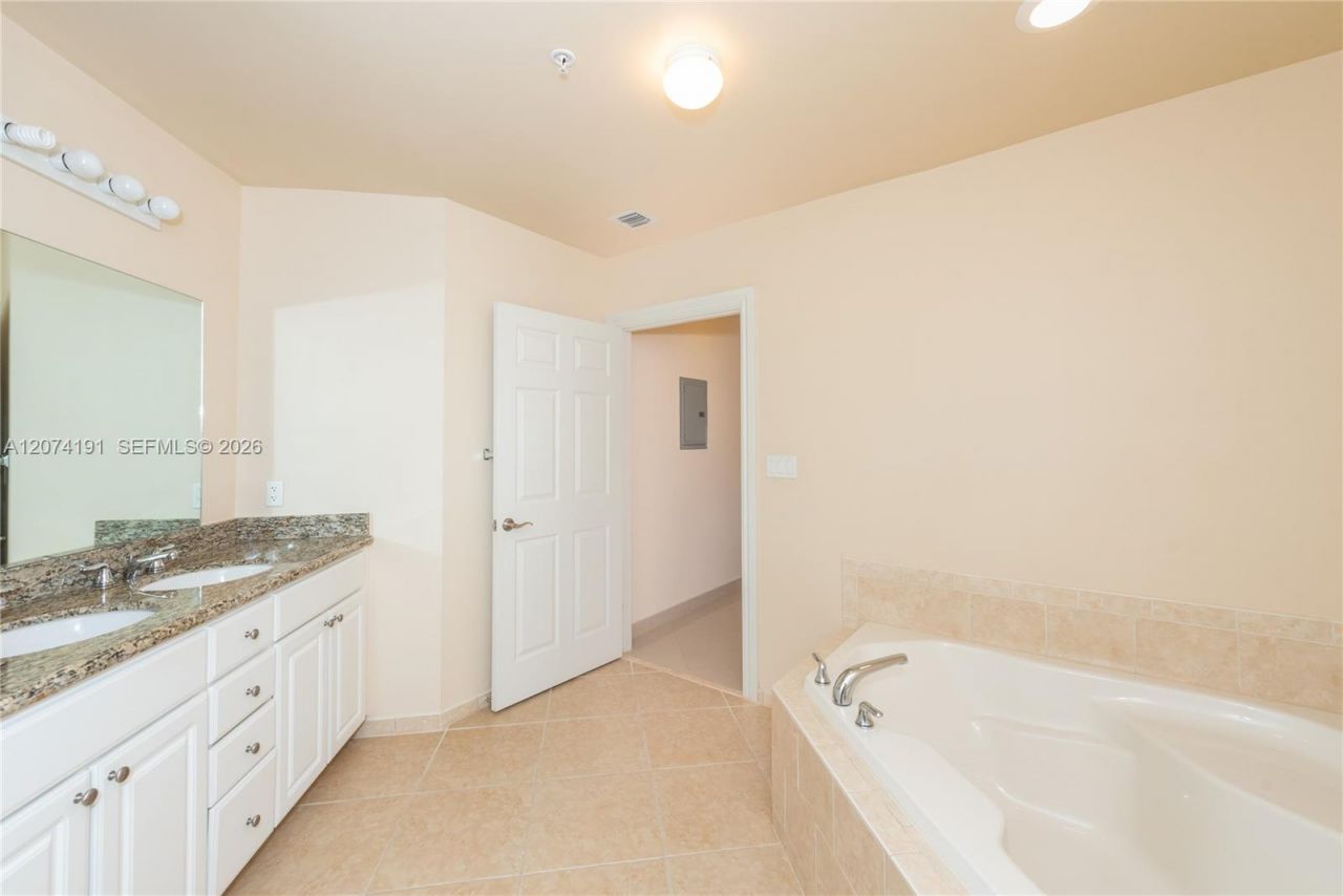3001 NE 185th St, Unit 417, Aventura, FL 33180 Photo