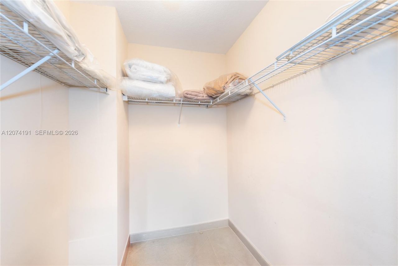 3001 NE 185th St, Unit 417, Aventura, FL 33180 Photo