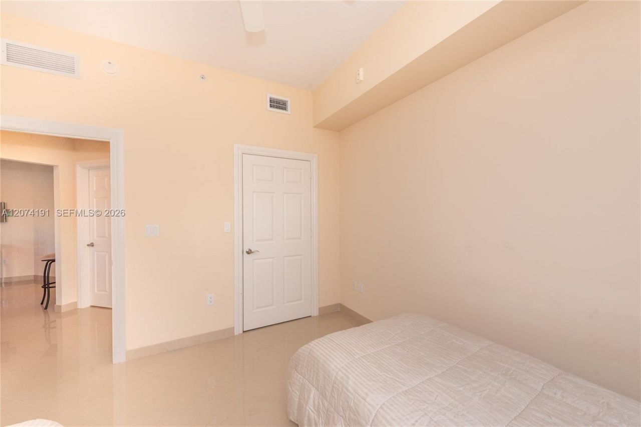 3001 NE 185th St, Unit 417, Aventura, FL 33180 Photo