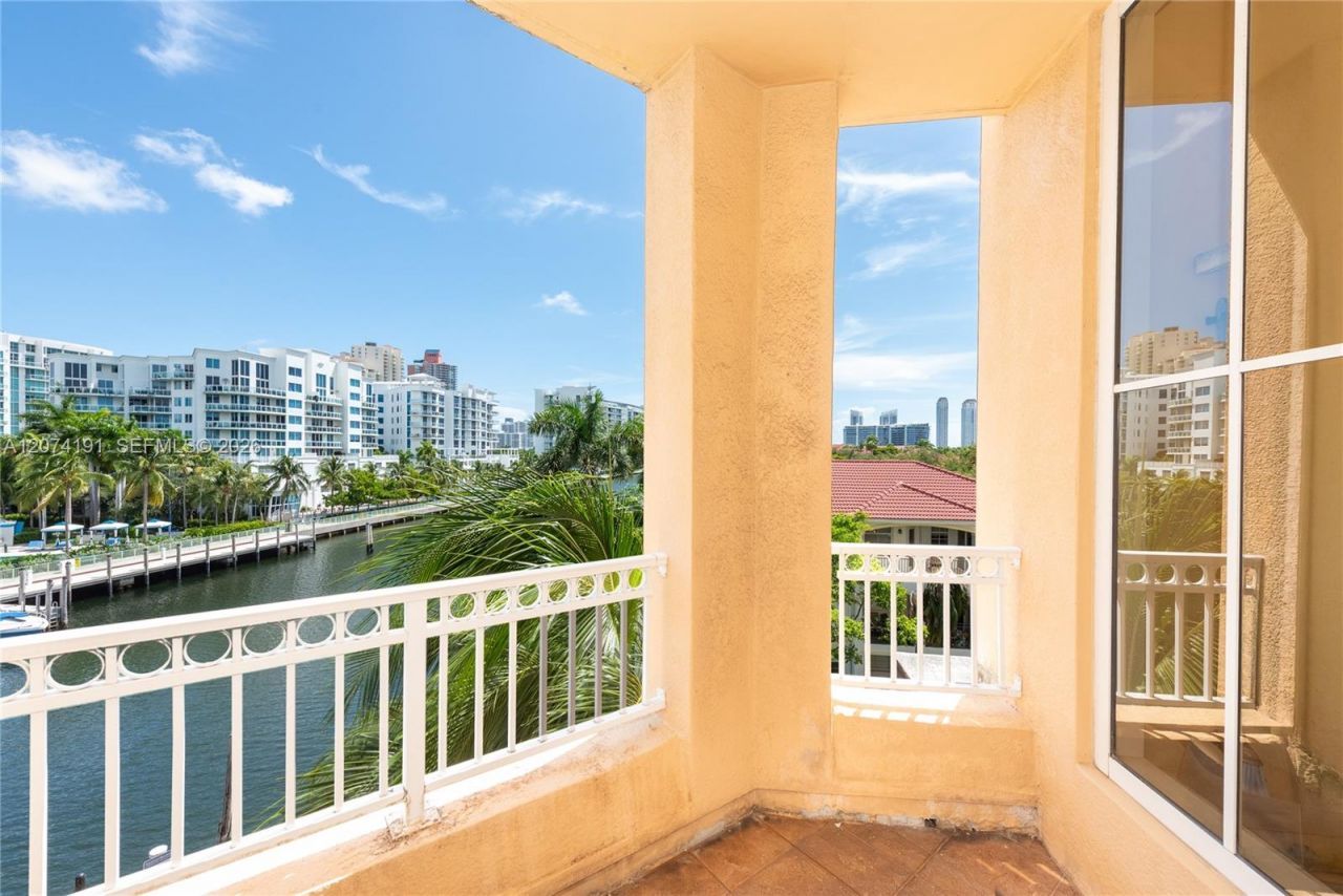 3001 NE 185th St, Unit 417, Aventura, FL 33180 Photo