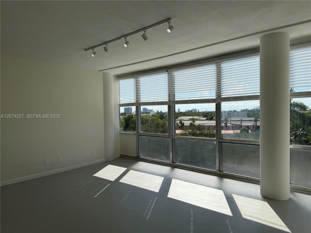 900 Bay Dr, Unit 413, Miami Beach, FL 33141 Photo