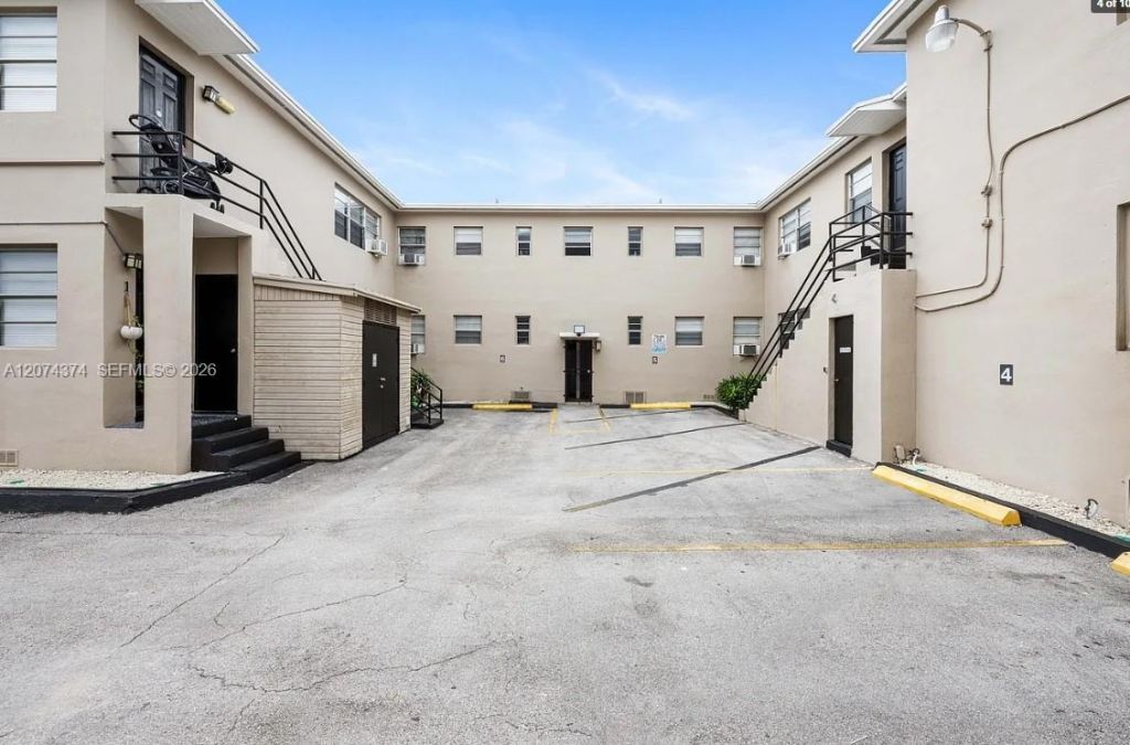 821 SW 5th St, Unit 3, Miami, FL 33130 Photo