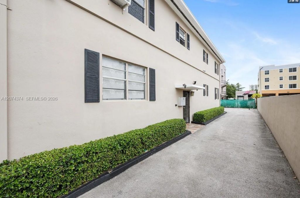 821 SW 5th St, Unit 3, Miami, FL 33130 Photo