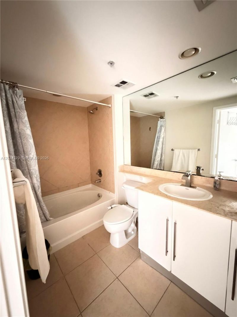 335 S Biscayne Blvd , Unit 2003, Miami, FL 33131 Photo