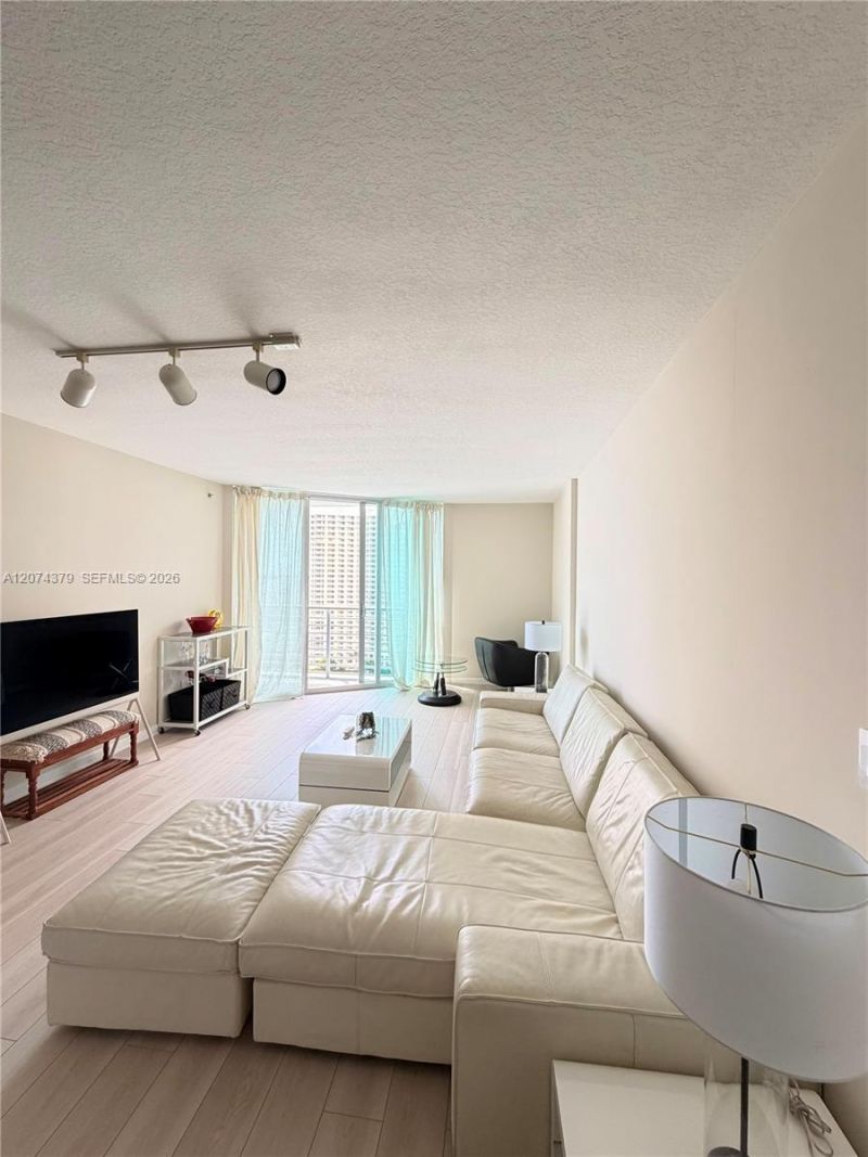 335 S Biscayne Blvd , Unit 2003, Miami, FL 33131 Photo