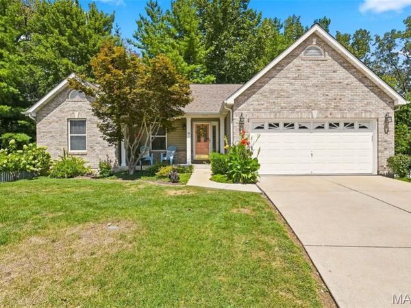 55 Treeshade Court , St Peters, MO 63376