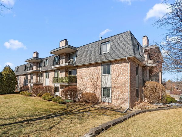 245 W Joliet Street , Unit 103, Schererville, IN 46375