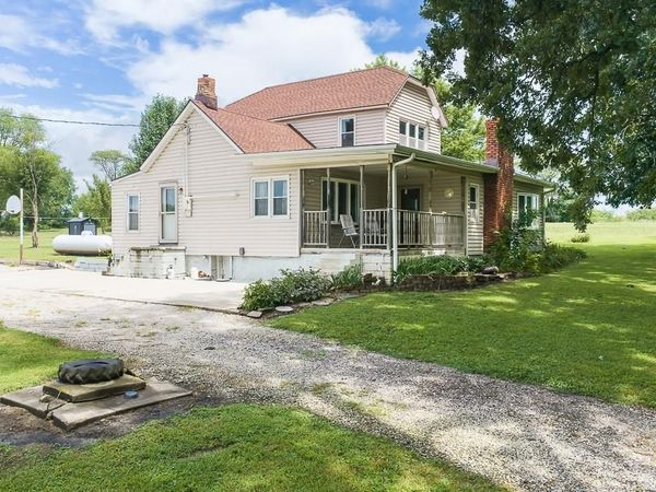 18500 Hollingsworth Road, Tonganoxie, KS 66086