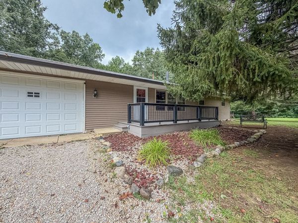 14373 N County Road 2200e , Oakland, IL 61943