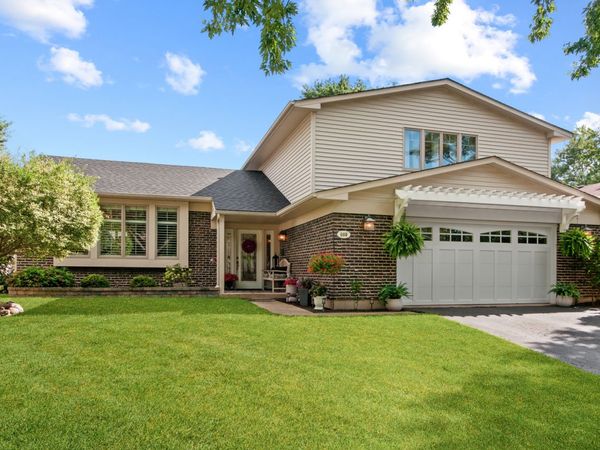 669 Kensington Way , Bolingbrook, IL 60440