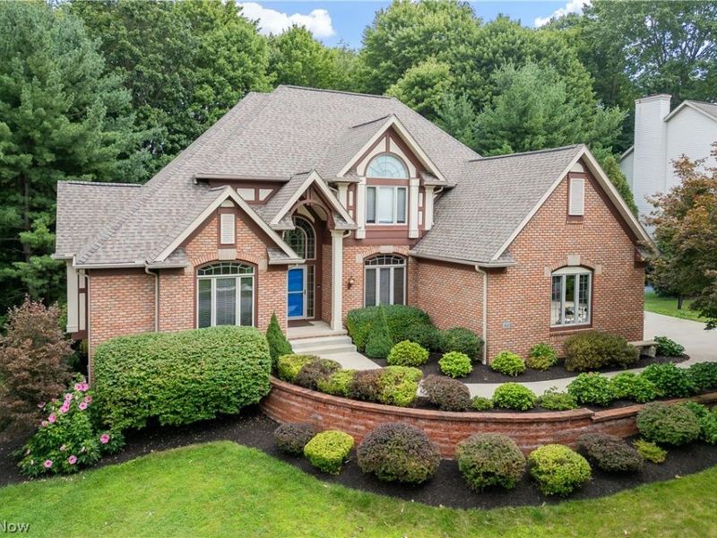 2665 Deer Ridge Run, Cuyahoga Falls, OH 44223 Photo 2