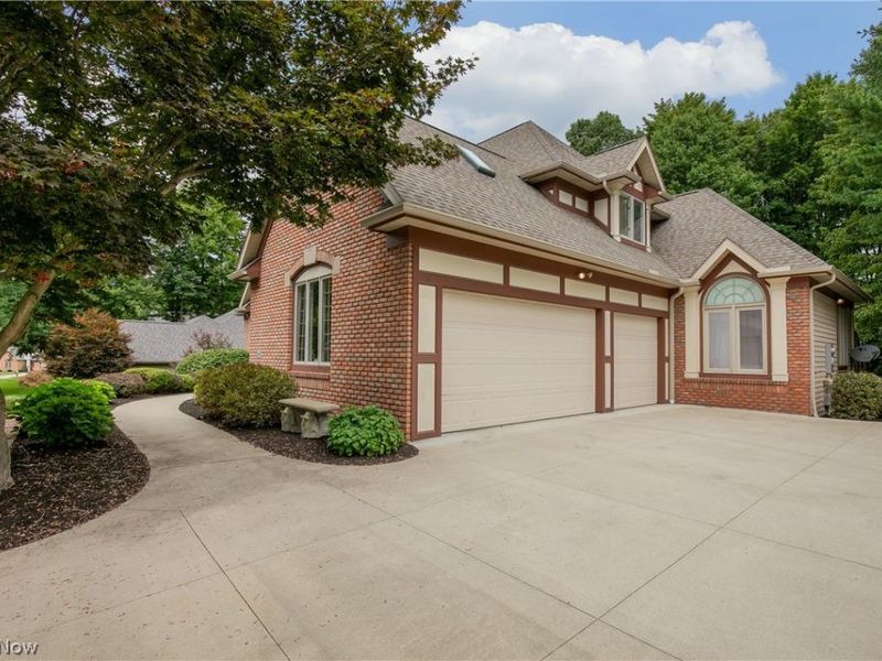 2665 Deer Ridge Run, Cuyahoga Falls, OH 44223 Photo 4