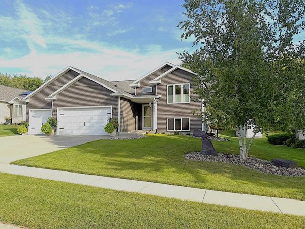 3221 Lakeridge Drive NW, Rochester, MN 55901