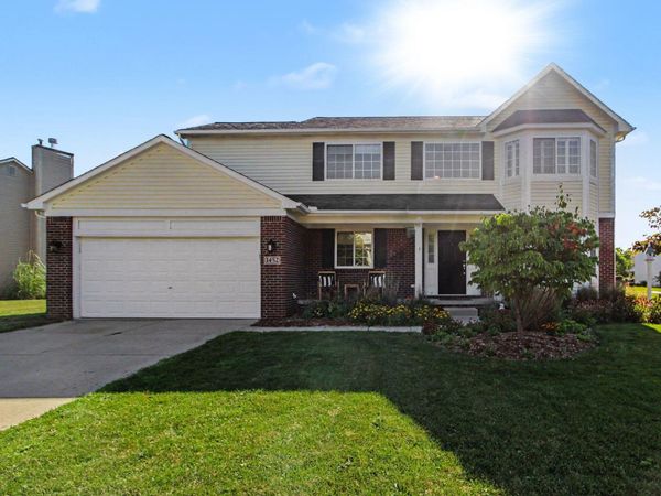 1452 Carston Lane, Chelsea, MI 48118