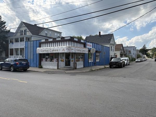 139 Water St, Lawrence, MA 01841