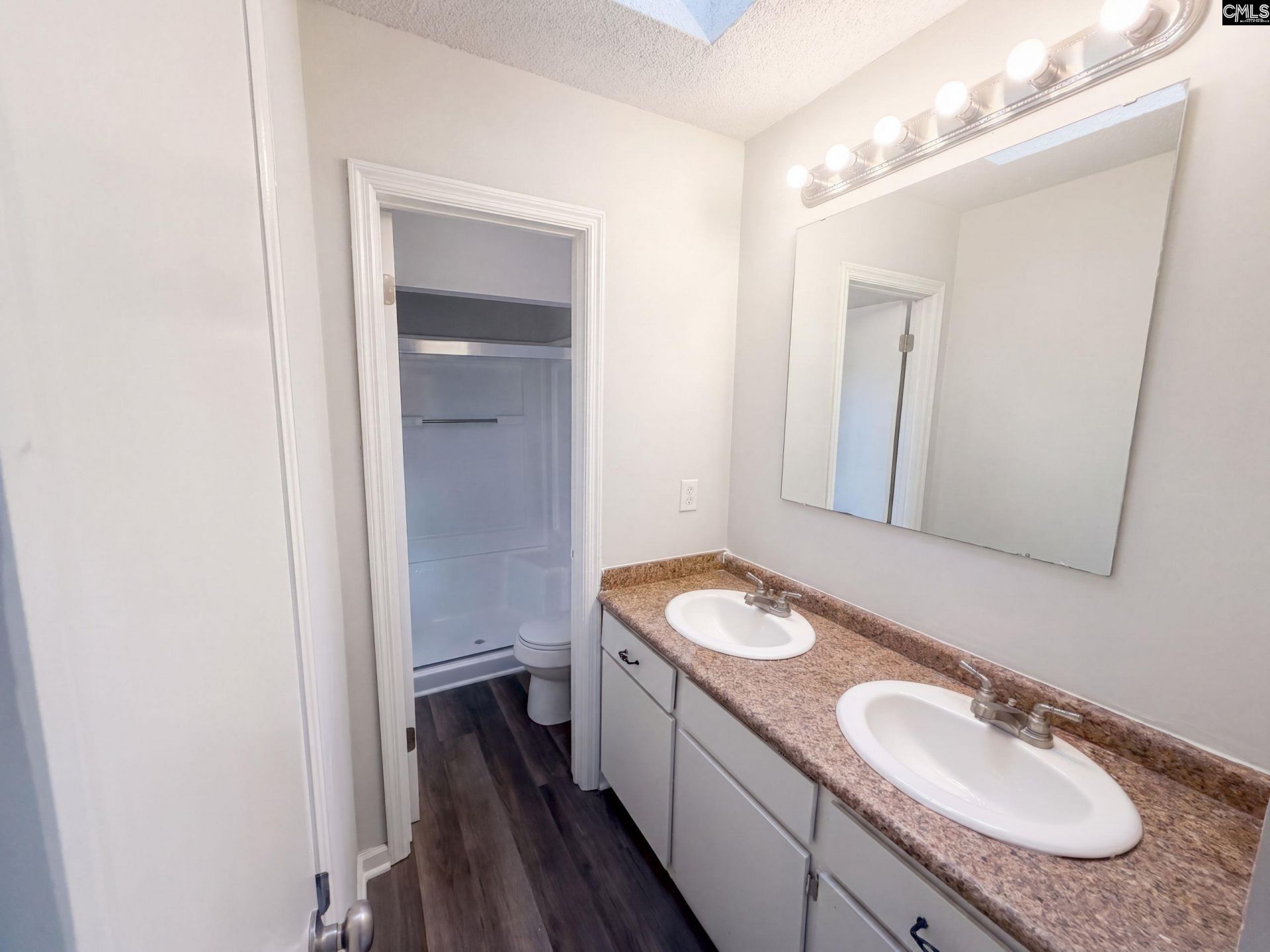 108 W Lake Drive  Photo 17