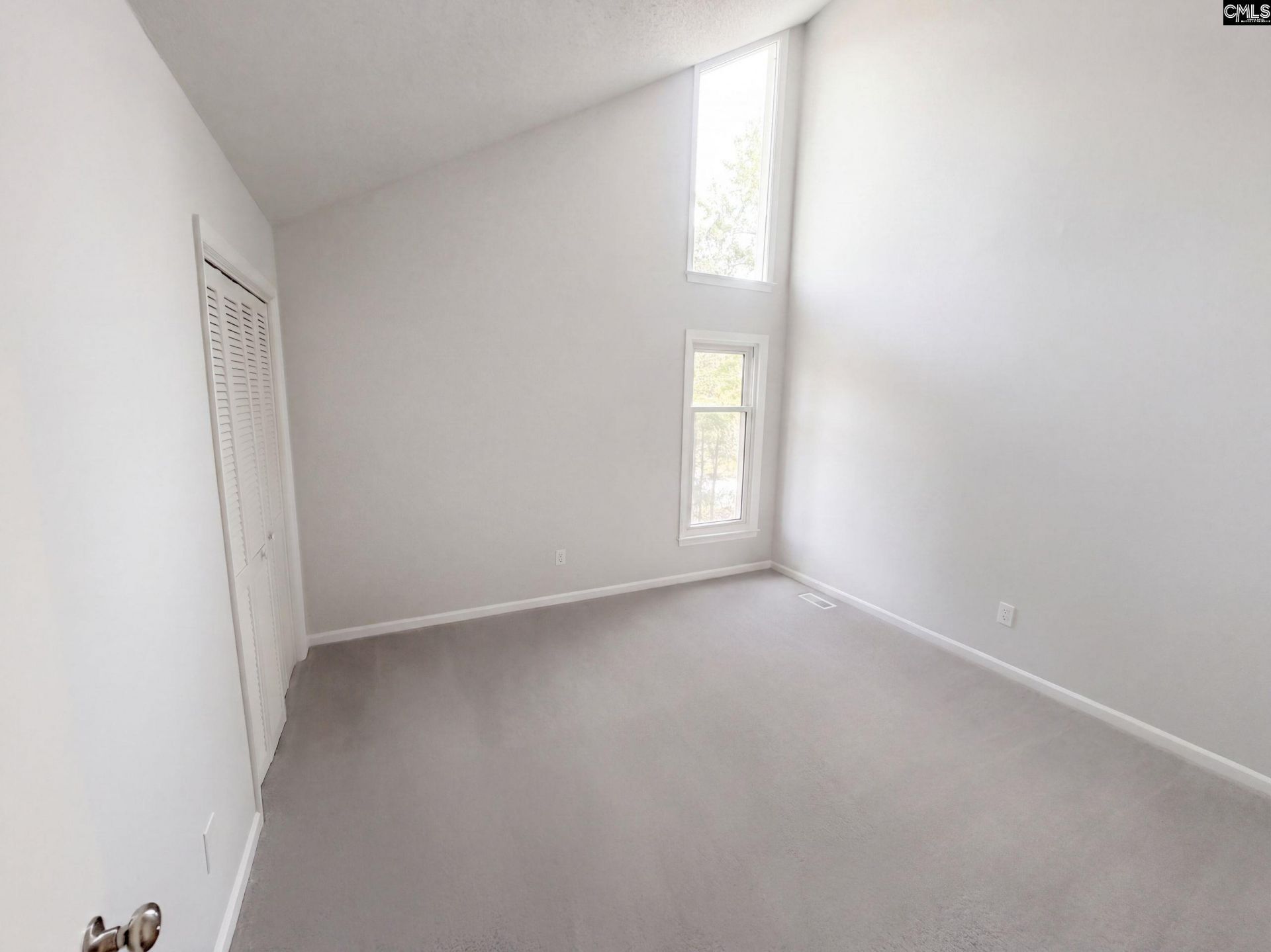 108 W Lake Drive  Photo 4