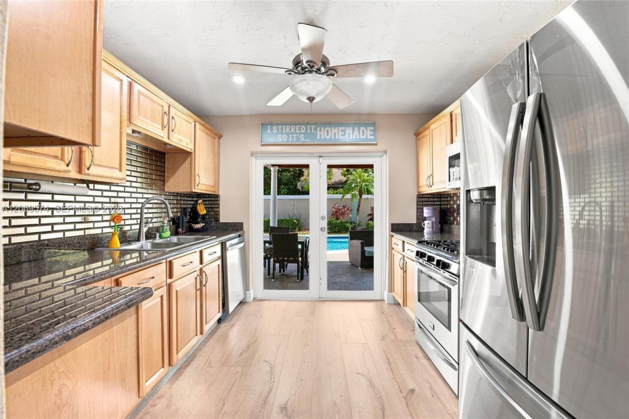 2250 NW 81st Ave , Sunrise, FL 33322 Photo