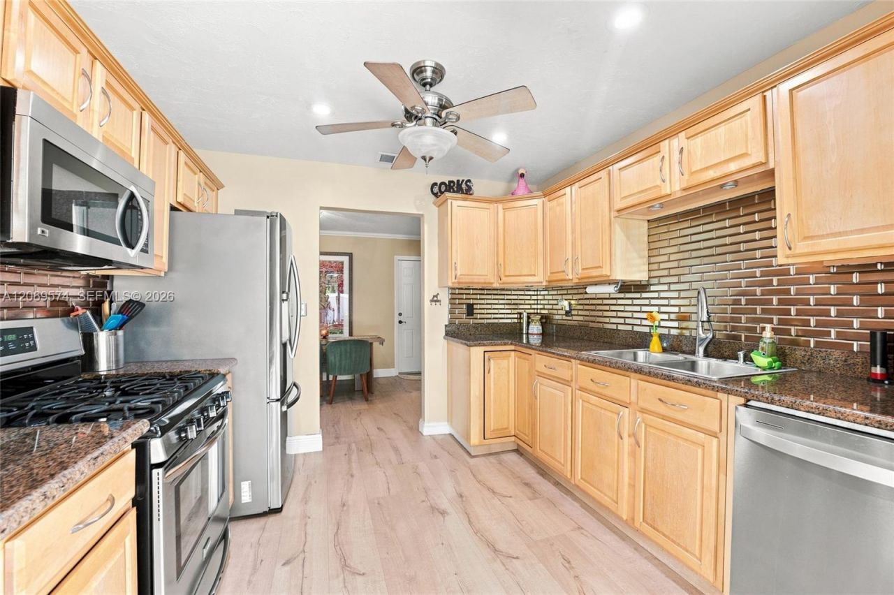 2250 NW 81st Ave , Sunrise, FL 33322 Photo