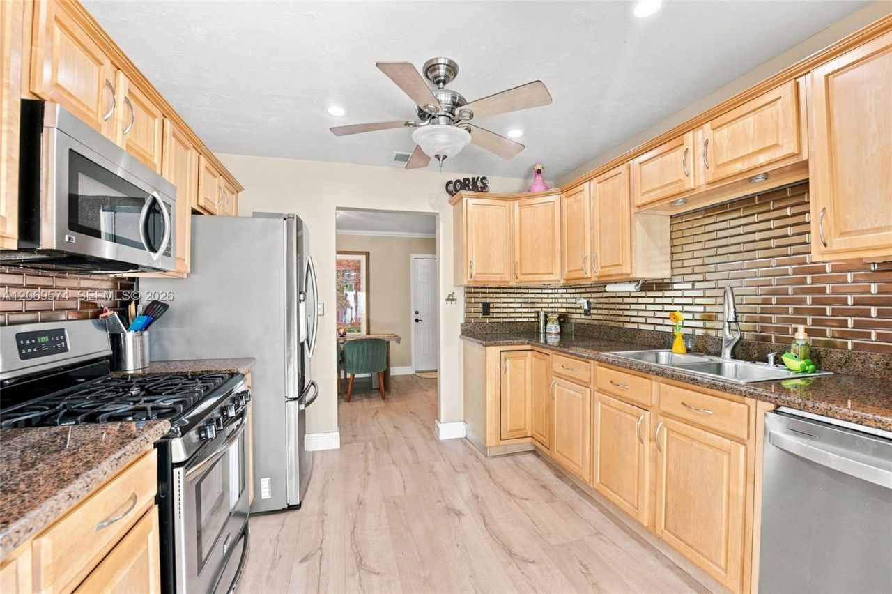 2250 NW 81st Ave , Sunrise, FL 33322 Photo