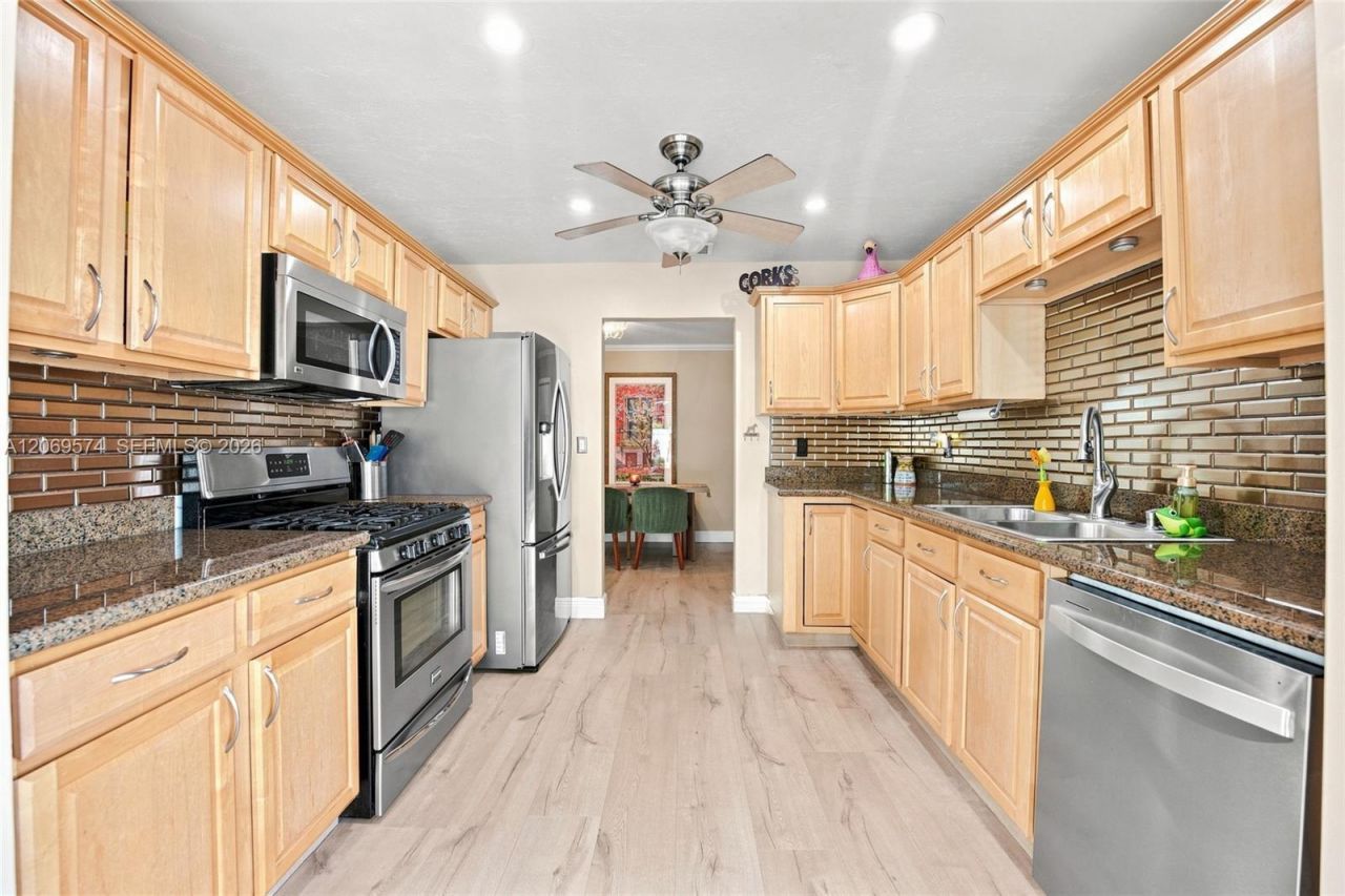 2250 NW 81st Ave , Sunrise, FL 33322 Photo