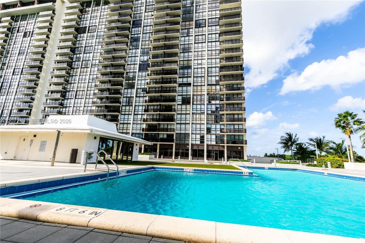 600 NE 36th St, Unit 1820, Miami, FL 33137 Photo